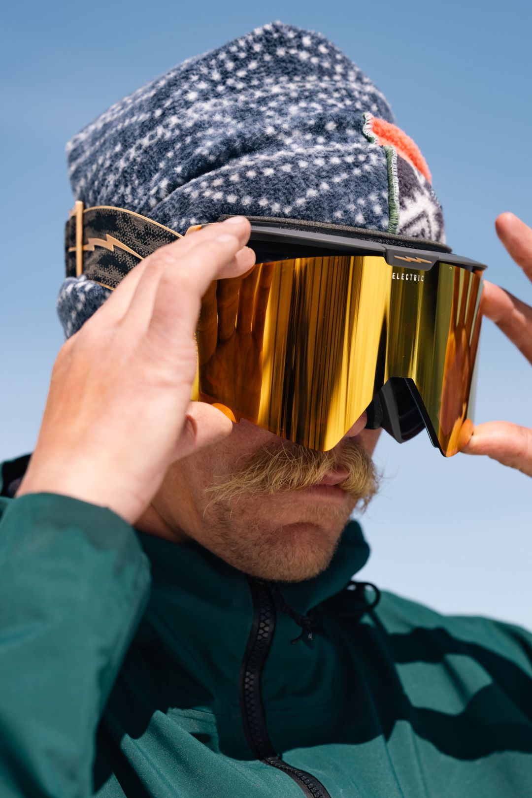 Ensemble De Lunettes De Ski Et De Snowboard Classiques Avec Jantes Ensemble De Lunettes De Ski Et De Snowboard Classiques Avec Jantes