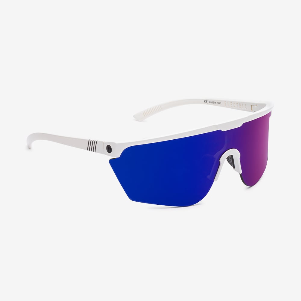 Electric Cove sunglass. Gloss white frame with chrome lenses in blue tone. Sporty lightweight frame and polycarbonate lenses